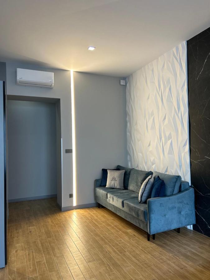 Central Family Boutique Apartments 2 Lviv Exteriör bild