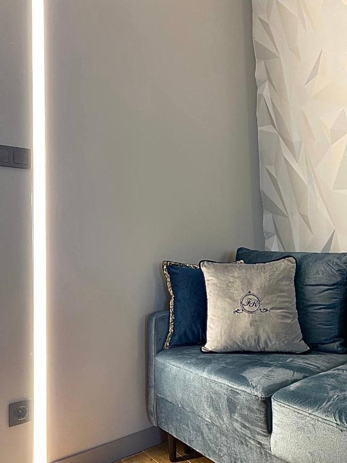 Central Family Boutique Apartments 2 Lviv Exteriör bild