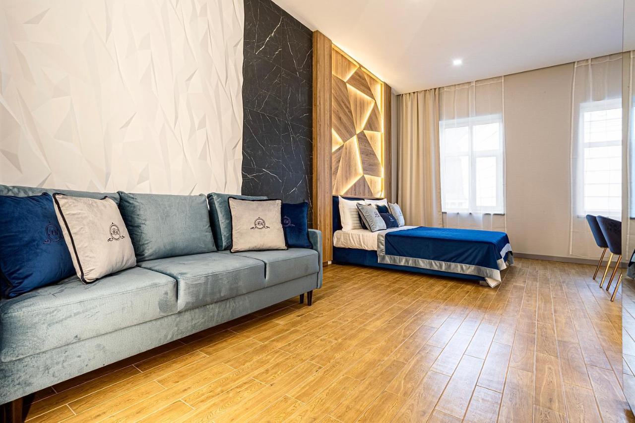 Central Family Boutique Apartments 2 Lviv Exteriör bild