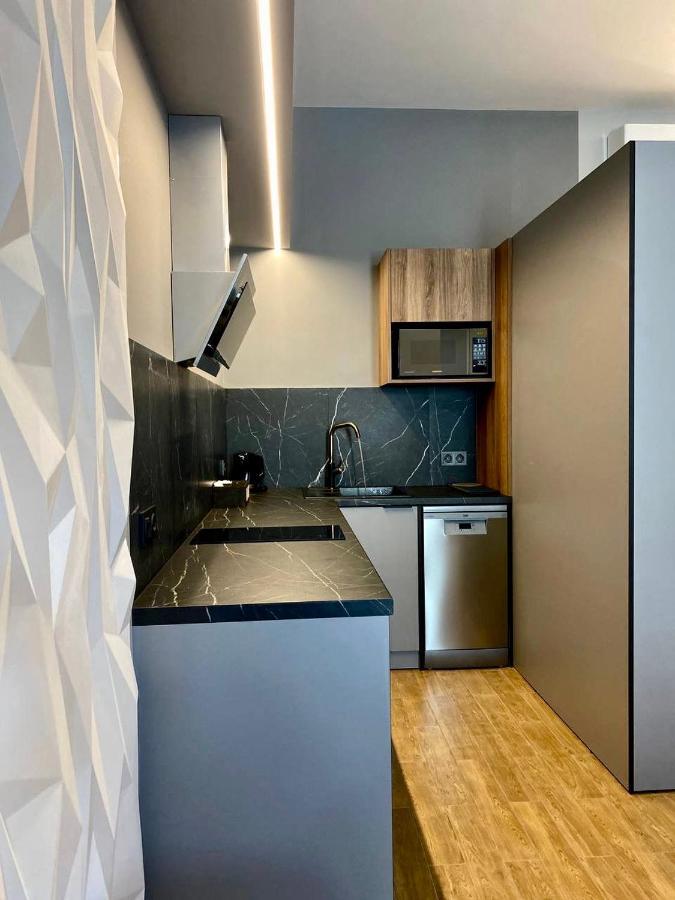 Central Family Boutique Apartments 2 Lviv Exteriör bild