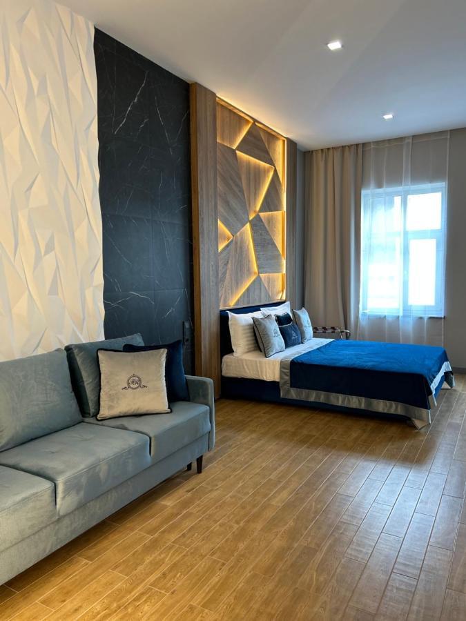 Central Family Boutique Apartments 2 Lviv Exteriör bild
